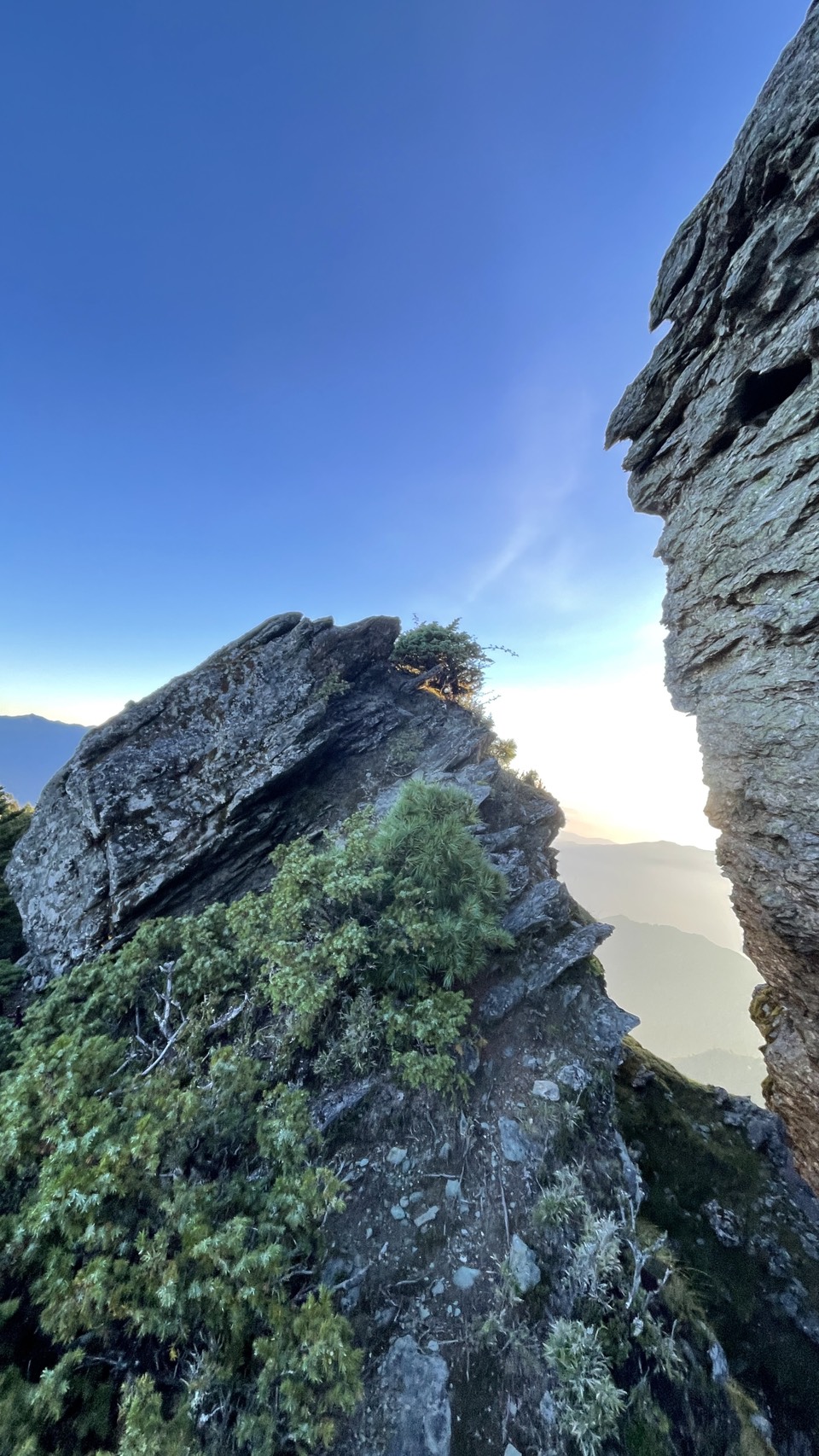 ◈◈ 仰望東台一霸的天空之柱 ◈◈ 新康橫斷六天五夜|咕嚕蛙登山隊|
